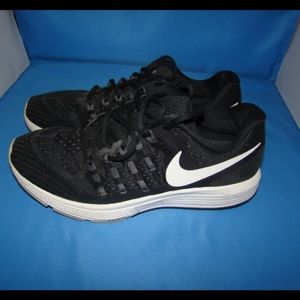 Women's Nike Air Zoom Vomero 11 Shoes 10 Black